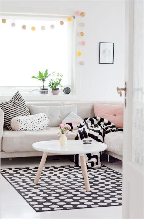 Accessorizing A Black And Polka Dot Living Room